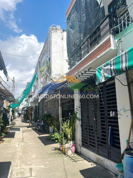 Nhà cũ (4x16) hẻm xe hơi c3 phạm hùng,bình hưng, bình chánh. giá: 3 tỷ