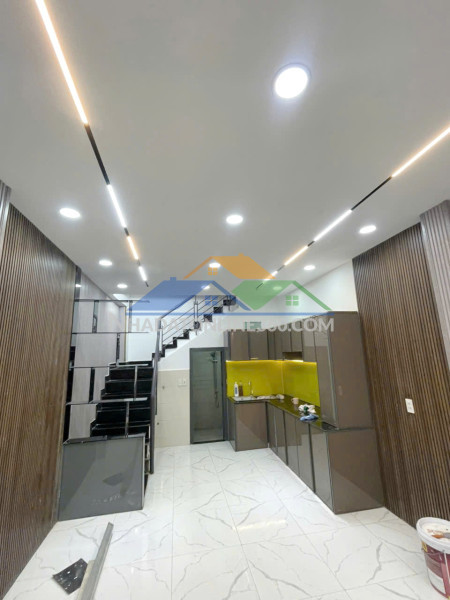 Nhà 2 tầng mới hẻm dương bá trạc p. chánh hưng. giá 4,58 tỷ tl