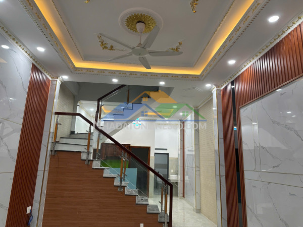 Bán nhà 1 trệt 2 lầu,long bình tân,shr hoàn công,đường 2 ô tô,gần bigc go