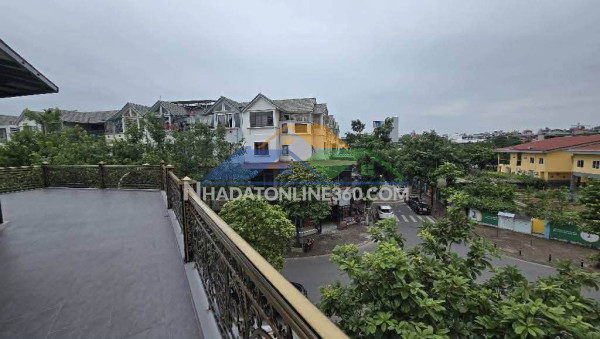 Liền kề lô góc thạch bàn, 145m x 5 tầng, mặt tiền 22m, vỉa hè rộng, 2 mặt đường 13m