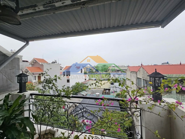 Bán nhà khu vực bồ đề, 2 mặt ôtô, ngõ thông, gần trường quốc tế