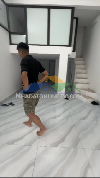 Cho thuê nhà ngõ ô tô nguyễn lân 45 m² x 3 tầng 2 phòng ngủ, 3 vệ sinh