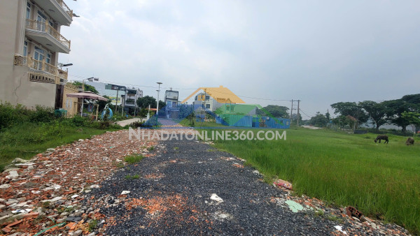 Nhà 4 lầu mặt tiền bình long-sát bờ bao tân thắng