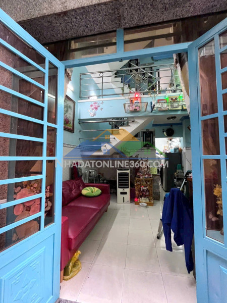 Nhà 3 tầng đúc btct hẻm 28 dạ nam p.chánh hưng. giá 3,18 tỷ tl