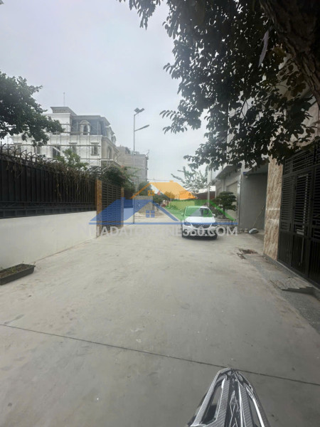 Lô đất biệt thự 157m2 ngang 10.3m gần sát aeon mall - đường phân lô 2 ô tô tránh nhau