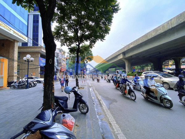 Bán gấp nhà mặt phố khuất duy tiến thanh xuân, vỉa hè kinh doanh 6 tầng thông sàn, 19.x tỷ
