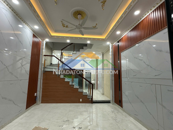 Bán nhà 3 tầng long bình tân,shr hoàn công,đường 2 ô tô,gần bv singmart