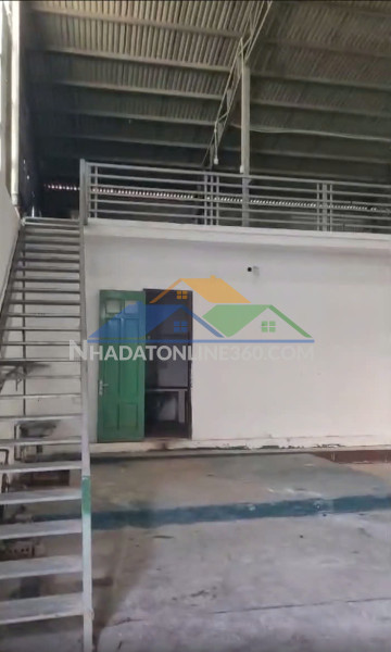 Cho thuê kho xưởng tại hồng vân, thường tín, hà nội. diện tích 650m  sẵn 2 nhà cấp 4 làm vp chỗ ở cho công nhân