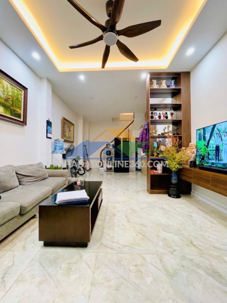 Ngọc hà dt 38m x5 tầng 12 tỷ,cách phố 50m,ngõ ba gác,gần lăng bác,nhà đẹp