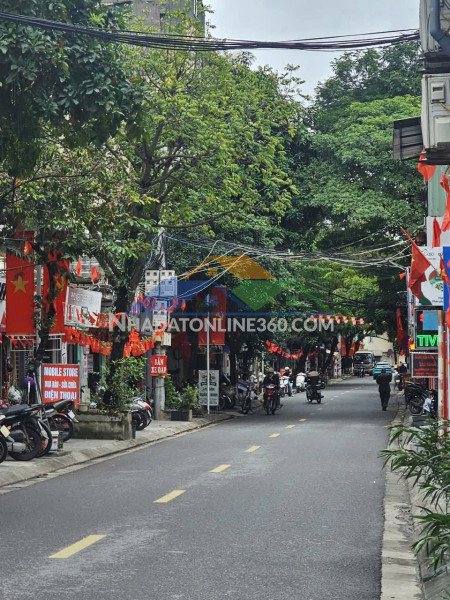 Chính chủ cần bán căn nhà tập thể đẹp - giá tốt - vị trí đắc địa tại phố hoàng đạo thành