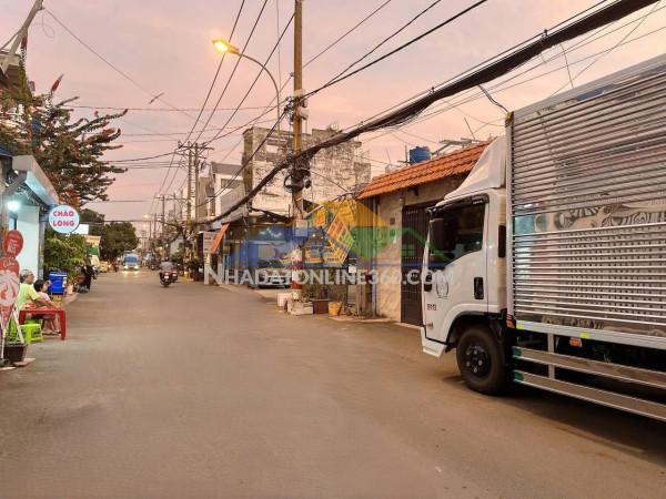 Bán biệt thự 3 lầu mái thái ngang 11m 275m2 có hầm t.máy dương quảng hàm tặng nt 46.8 tỷ.