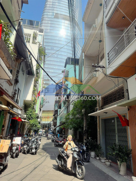 Chính chủ chưa qua đầu tư - mặt tiền hẻm xe hơi đường cô giang, quận 1 - ngang lớn hiếm 10m