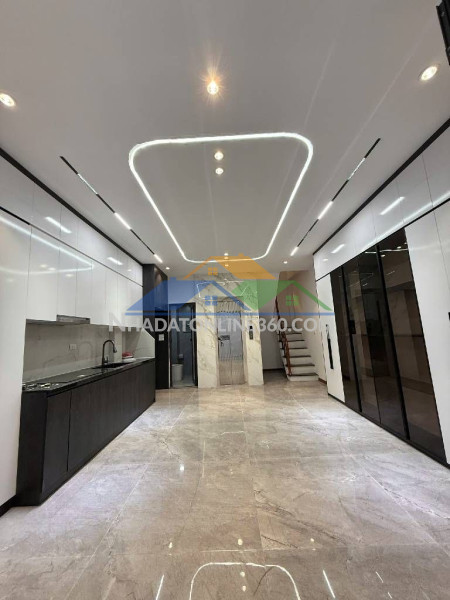 Khúc thừa dụ dt 40m x7 tầng thang máy 13,5 tỷ ngõ ba gác,gần phố,mặt tiền 4,6m