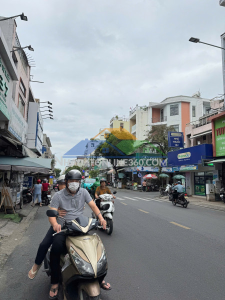 Mặt tiền độc lập, đoạn ngay chợ sầm uất nhất – nhà 4 tầng – chỉ 8.95 tỷ