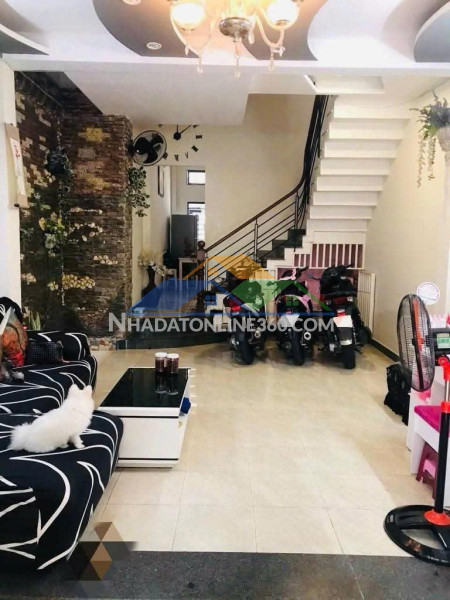 Bán nhà hẻm 766 cách mạng tháng 8, phường 5 tân bình; 4*17 - 10 tỷ