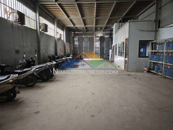 Cho thuê kho xưởng ở mặt đại lộ thăng long , đoạn an khánh, hà nội. diện tích 1000m và 200m2 gác xép giá 70 triệu