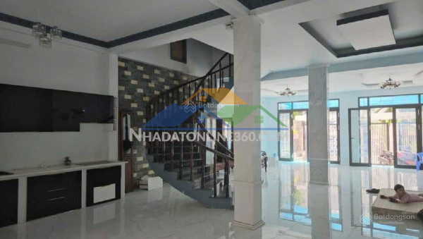 Bán nhà kdc conic - 4 tầng 8 phòng master - shr hoàn công đủ - 7x20m dt sàn: 331m2 - chỉ 13.6 tỷ