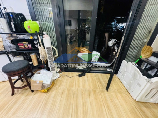 Bán nhà phú nhuận hẻm xe tải 120m2 2 tầng ngang 10 kd đỉnh hẻm thông hoàng văn thụ ngợp bank gấp bán 8.9 tỷ.