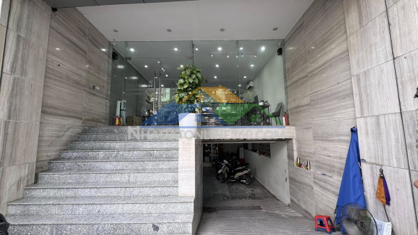 ⚜️ tòa văn phòng mặt phố lạc long quân, 140m2 6t thông sàn, mt 8m, chỉ 63,5 tỷ ⚜️