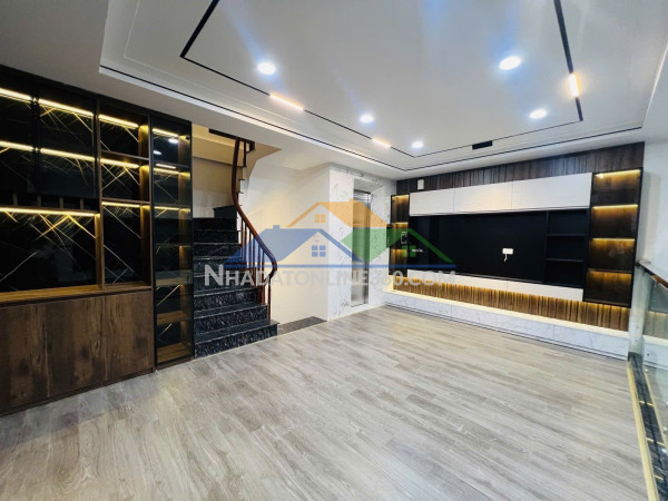 Bán nhà tân mai- hoàng mai, 62 m2, 7 tầng tm, mặt tiền 7,5 m, giá 26,5 tỷ.