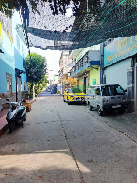 Bán gấp nhà đường 26/3 ngay aeon tân phú hẻm xe tải tránh 40 m2 -2 tầng giá 4 tỷ x