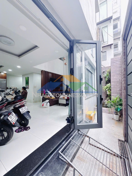 Bán nhà trung tâm q4
ngang 3.6 dài 15 -4 tấm hơn 4 tỷ