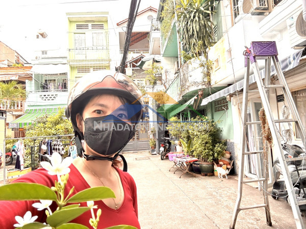 Bán nhà đ. tôn đản - sát mt đường lớn- ngay khu ăn uống thông ra vĩnh khánh- hoàng diệu- nguyễn tất thành.