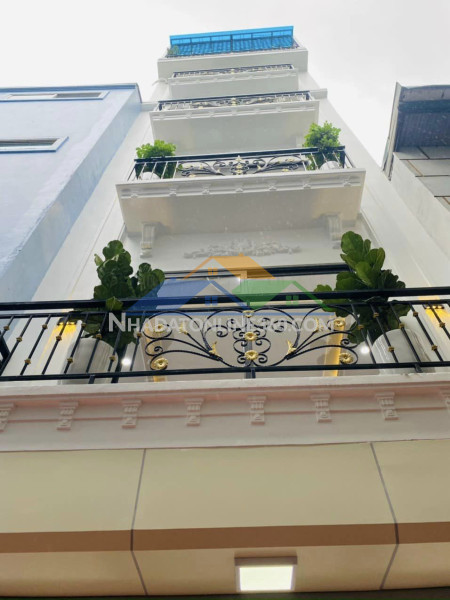 Nhà đẹp 5 tầng – cạnh nhổn
ô tô đỗ cửa – ngõ thông tứ tung – giá 5.75 tỷ