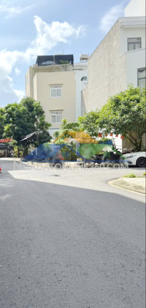 Bán lô đất góc 2 mặt tiền đường số 2 kdc bông sao p5 q8