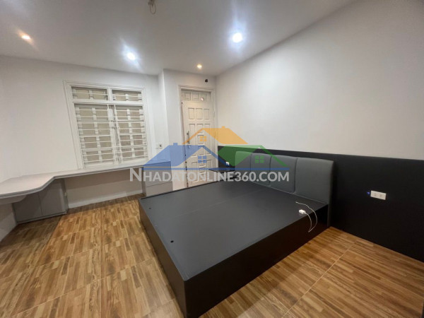 Bán nhà đẹp trung tâm ngọc lâm- dân xây-full nt mặt tiền rộng- 45m 5 tầng nhỉnh 8 tỷ