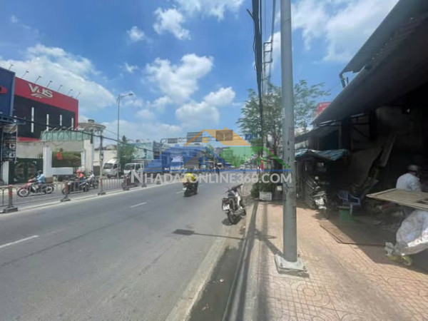 Bán nhà mặt tiền 35x35m giá 30 tỷ đường bà điểm, hóc môn