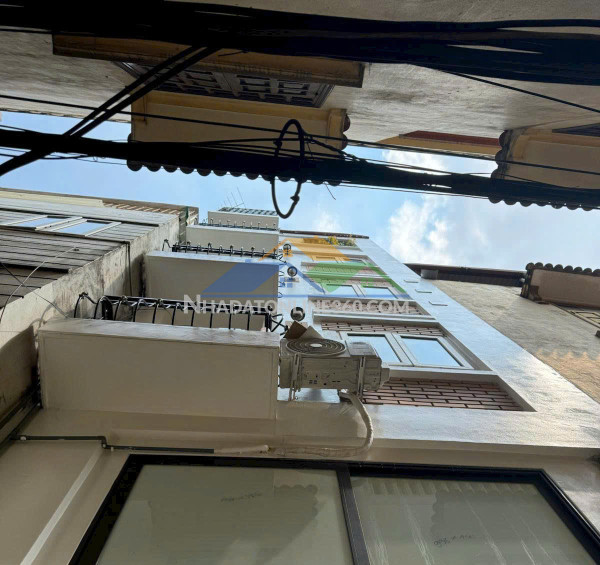 Cho thuê nhà nguyên căn mới xây, ngõ 73 hoàng ngân 30m² × 6 tầng 4 ngủ, 4 vệ sinh, 16 triệu