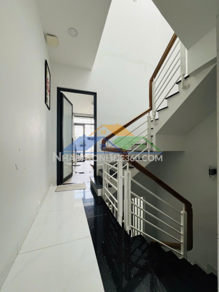 Bán nhà chính chủ - bình thạnh - ngay ngã tư hàng xanh - 4 tầng - 7pn lớn - kẹt tiền - bán 8.5 tỷ - tl ngon