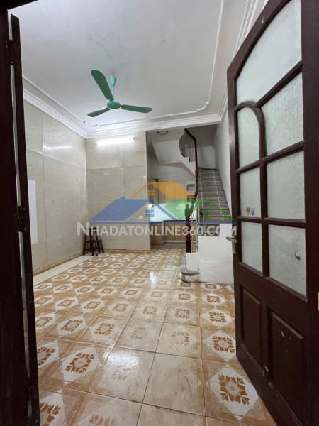 Cho thuê nhà 3 tầng tại ngõ 15 gốc đề, 30m² x 3 tầng, 2 ngủ – 3 wc, 9 triệu
