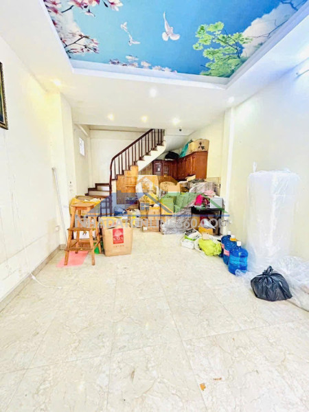 Cho thuê nhà ngõ 9 vĩnh hưng, 5 tầng x 35m2, 3 ngủ khép kín, 11 triệu