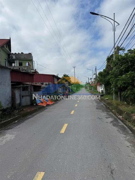 Lô đất 2 mặt đường nhựa – giá hiếm chỉ 2.2x tỷ  zalo 0567 222 555