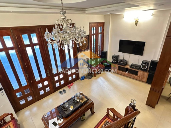 Siêu phẩm, bán nhà đội cấn, ô tô, 79m, mặt tiền 5.5m, chỉ 19 tỷ