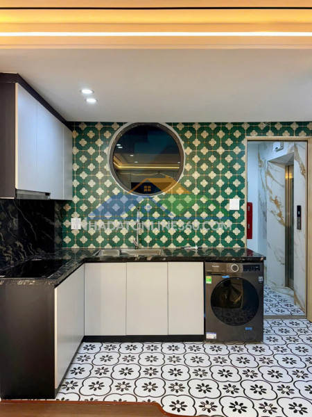 6 tầng thang máy -  pccc - nội thất siêu đẹp - mặt tiền rộng - nhà thoáng sáng - dân xây -xuân la 38m, 11 tỷ tây hồ