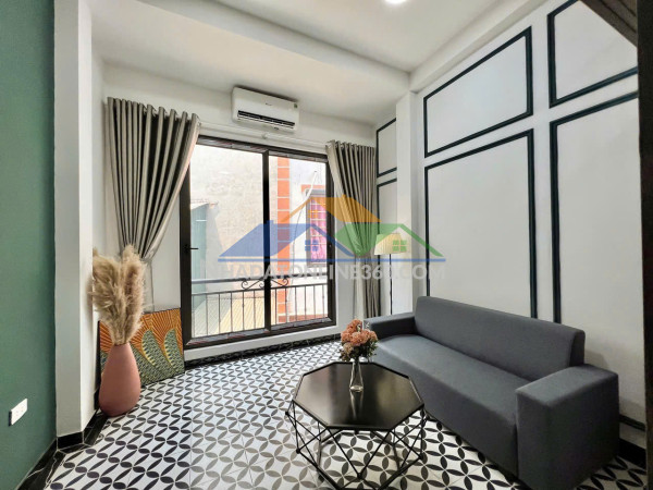 Cho thuê ccmn đẹp 100% thoáng sáng ngõ 82 kim mã, ba đình