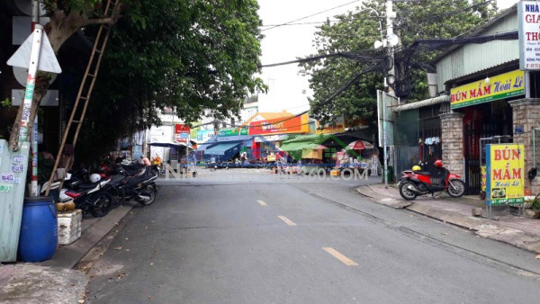 Bán nhà mặt tiền hiệp phú – gần man thiện – giảm sâu 700 triệu – chỉ 8.5 tỷ – vị trí kinh doanh đắc địa