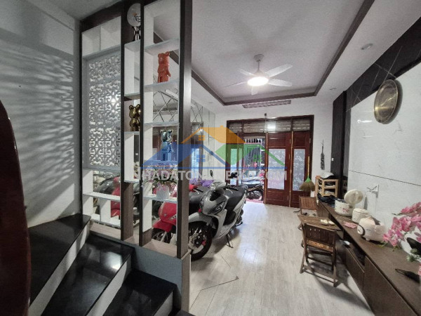 Nhà mới về ở ngay-thang máy-mặt đừờng ô tô tránh -tt quận hà đông