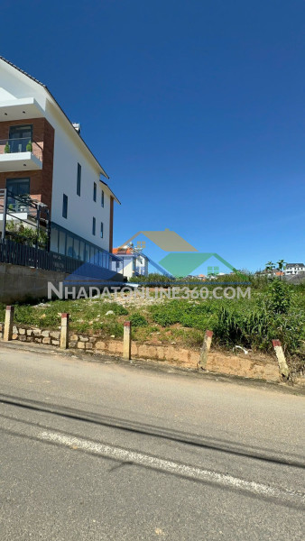 Cần bán gấp đất biệt thự rộng 2 mặt tiền đường nguyễn hữu cầu, đà lạt 500m2 giá chỉ 11 tỷ