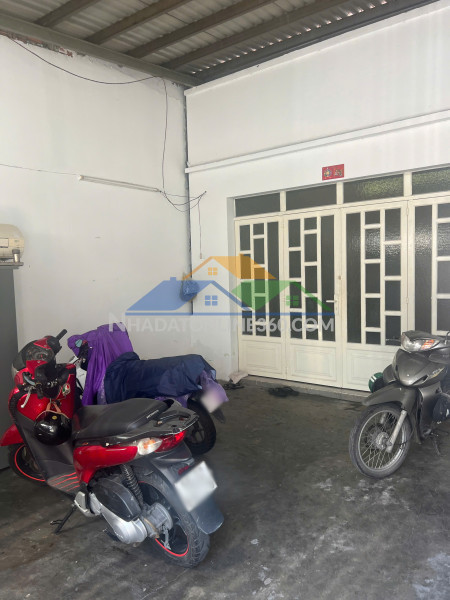 Nhà diện tích lớn 182m2 hẻm thông đường chánh hưng p9q8. giá 11 tỷ