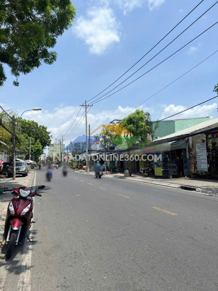 Nhà mặt tiền đường phạm thế hiển phường 7 quận 8