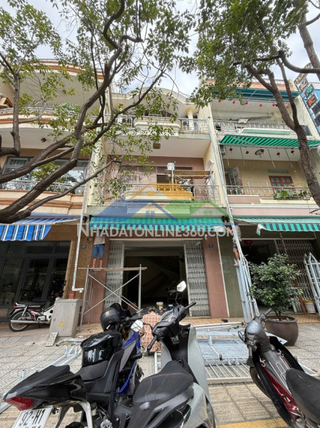 Bán nhà 3 tầng chính chủ đường an mỹ - ngay chợ đêm sơn trà, 500m đến đầu cầu rồng siêu vip