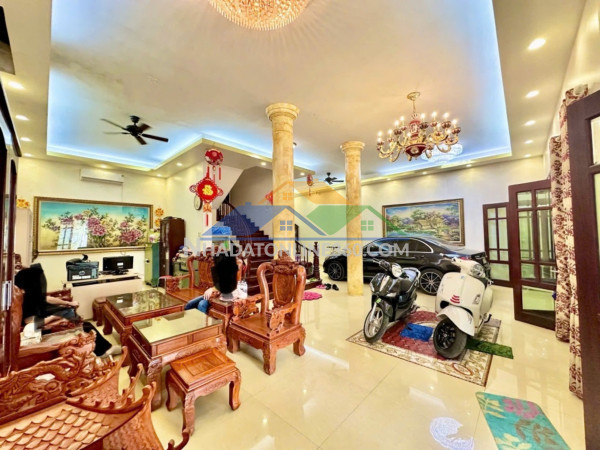 Siêu phẩm, bán nhà trích sài, ô tô vào, biệt thự sân vườn 130m, chỉ 40 tỷ