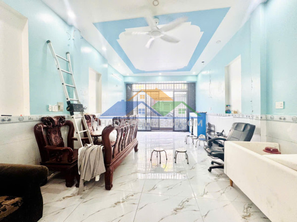 Bán nhà 3 tầng đông hòa,shr đường xe hơi, gần bigc go dĩ an,giá rẻ