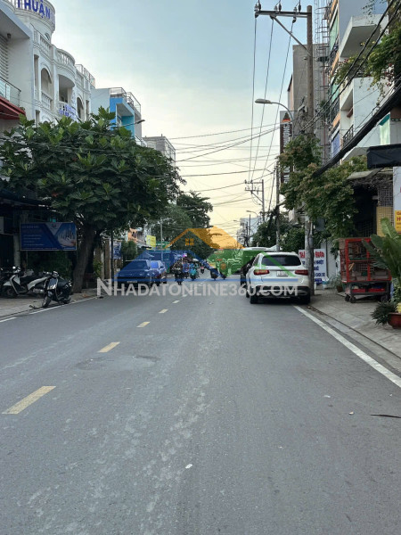 Bán nhà 5 tầng đẹp hẻm 220 nguyễn văn khối 80m2 view góc kd tốt tặng nội thất chỉ 17 tỷ.