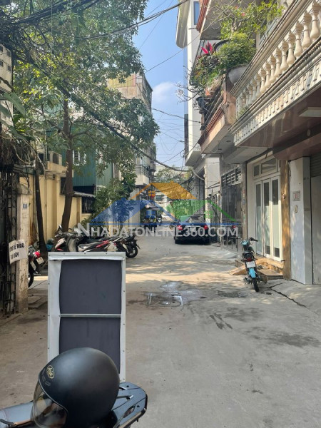 Nhà đẹp ô tô đỗ cửa- vào nhà phố hào nam 53m2 x 6 tầng 20.5 tỷ đống đa hà nội.