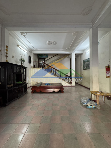 Bán nhà mặt tiền núi thành, 139m2, 3 tầng, dòng tiền 50 triệu/tháng, chỉ 25 tỷ